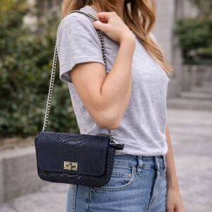 Italian Textured Small Leather Purse In Navy